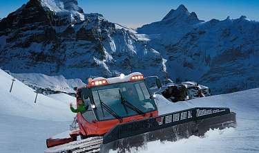 First Winter Pistenfahrzeug First Winter Pistenfahrzeug 1