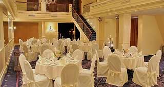 Ballsaal gross hellweiss Ballsaal HZ gross hellweiss