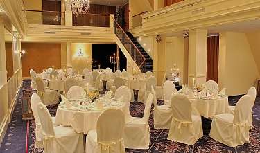 Ballsaal HZ gross hellweiss