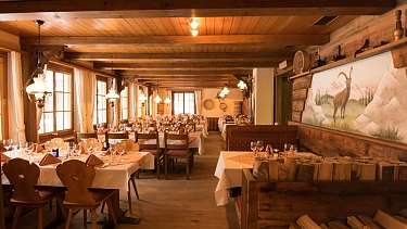 Gaststube mit Holz Gaststube mit Holz