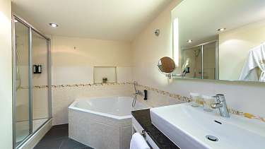 Junior Suite Bathroom