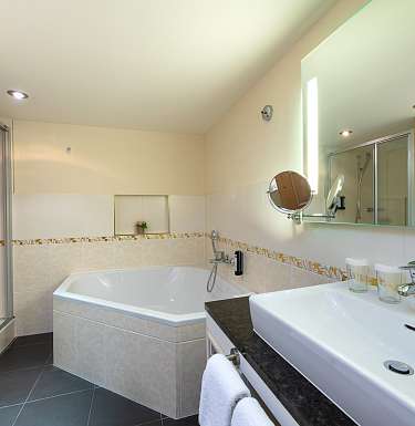 Junior Suite Bathroom