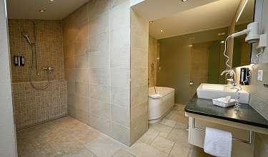 5531 Bathroom 5531 Bathroom