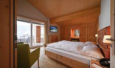 5531 BedroomEntrance 5531 BedroomEntrance